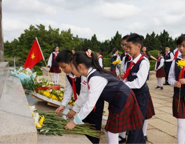 清明節(jié)，南山學(xué)子追思英烈，弘揚(yáng)民族精神